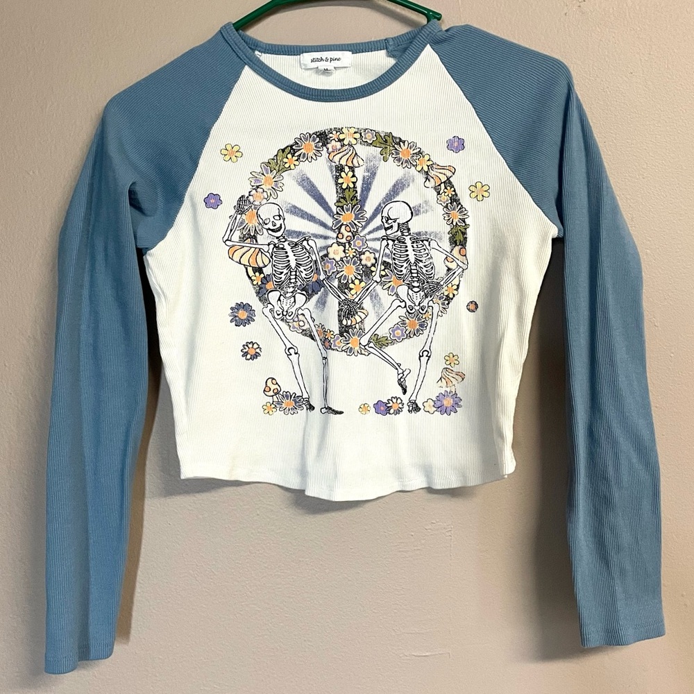 🌸Stitch & Pine Baseball Style Tee